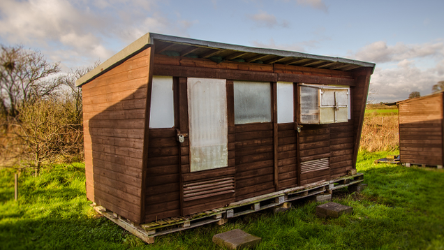 Illustration for article titled Play It Cool: Don’t Scroll Down Now, But David Sedaris Is In This List Of Amazing Micro-Homes